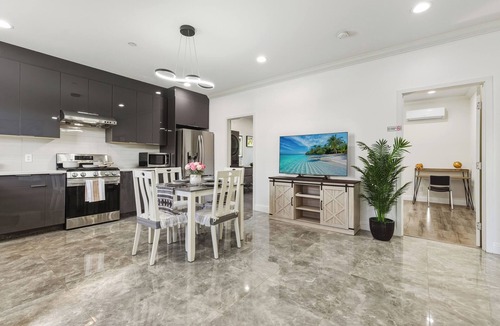 San Gabriel Cottage | Prime 2BR/2BA/Private Entry/Near Shops & Dining