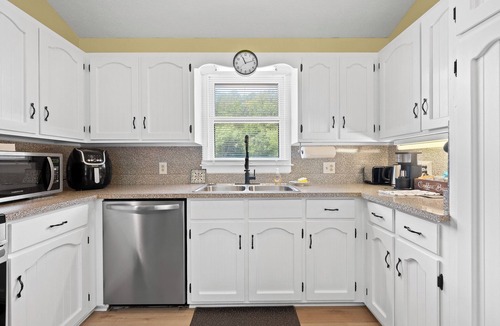 Bedford House | Pristine 3 bedroom/2 bath home close to the Blue Ridge Parkway!