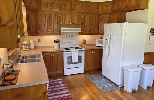 Sister Bay House | Private 3BR Gem on 2.5 Wooded Acres- Close to All