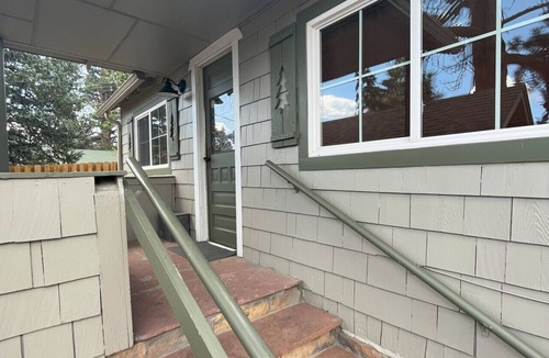 Estes Park Cabin | Private and cozy miners cabin with full kitchen. Dogs OK.
