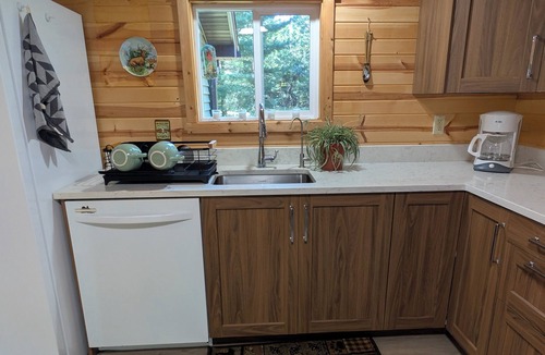 New Chester Cabin | Private and Peaceful Patrick Lake Cabin