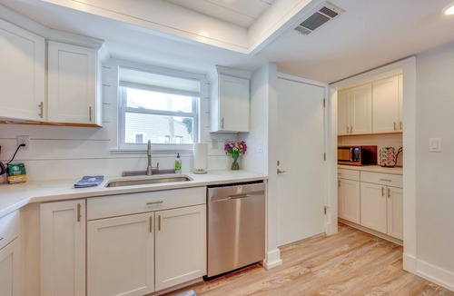 Welaka Condo | Private Balcony w/Water Views: Welaka Condo!
