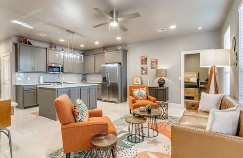 Edmond House | Private Baths - Sleeps 10 - 3BR - 2,250 Sq Ft - Nr DT Edmond
