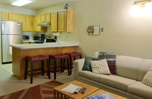 Wolf Creek Condo | private deck beautiful mtn views & washer/dryer