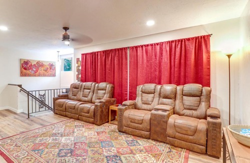 Hardy House | Private Dock! Lakefront Cherokee Village Retreat
