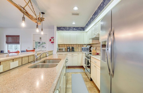 Homosassa House | Private Dock & Water Views! Homosassa Retreat
