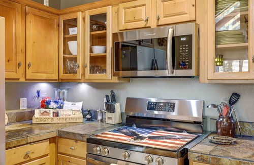 Pinetop-Lakeside Cabin | Private Dog Friendly Log Cabin on 2 Acres No Front Neighbors