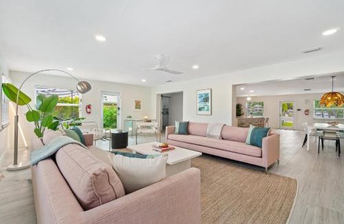 Tequesta House | Private Heated Pool & Spa Designer By the Beach
