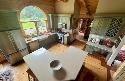 Point Pleasant Apartment | Private Luxury Log Cabin