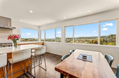 Bernal Heights House | Private Modern House: Stunning Views & Backyard