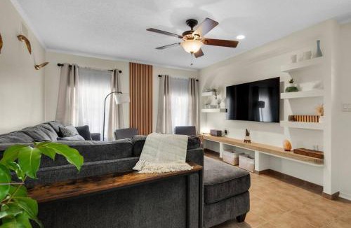 Northeast Pensacola House | Private oasis, Pool, Downtown PNS & Beach 3BR-2,5BT