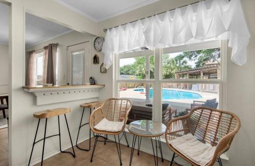 Northeast Pensacola House | Private oasis, Pool, Downtown PNS & Beach 3BR-2,5BT