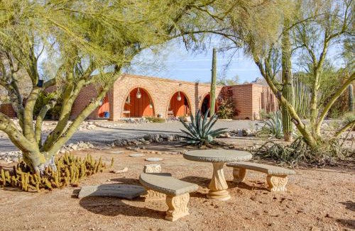 Casas Adobes Estates House | Private Pool & Fire Pit! Walkable Tucson Retreat