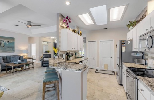 Samsula-Spruce Creek House | Private Pool Retreat/Pet-Friendly/Sleeps 6