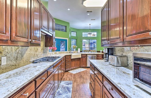 Argyle Villa | Private Pool: Spacious & Vibrant Argyle Villa!