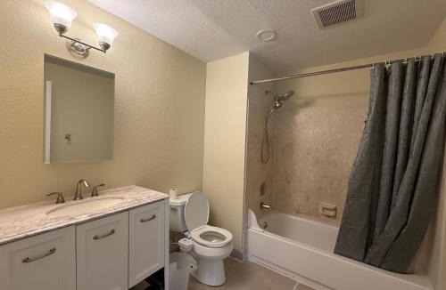 University District House | Private Room "Date" by UW
