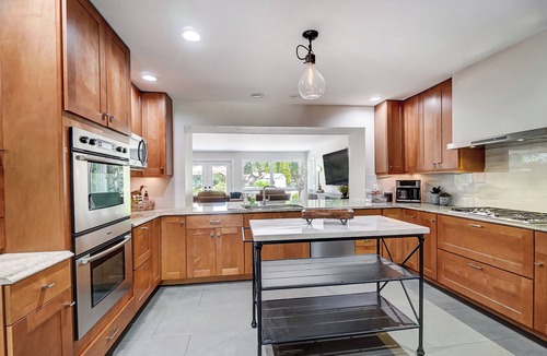 Celina House | Private Seasonal Pool, Dock & Hot Tub Spacious Dog-Friendly Near Lake