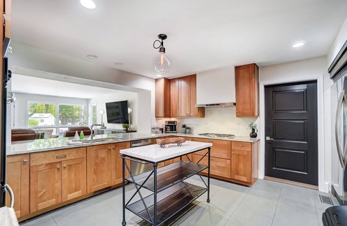 Celina House | Private Seasonal Pool, Dock & Hot Tub Spacious Dog-Friendly Near Lake