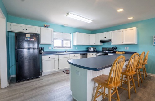 Dauphin Island House | Private waterfront Bay Beach. Huge back deck overlooking the bay. Bring dogs!