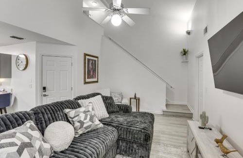 Tallahassee House | Private Yard + Deck: Tallahassee Towhome!