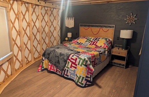Richland Center Cabin | Private Yurt with AC in Soldiers Grove