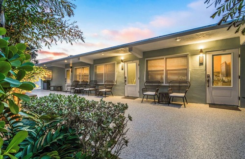 Winslow Reserve Apartment | Pure Luxury! New 1br Modern Apt Steps to Beach - Unit E