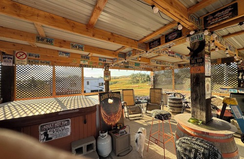 Caputa House | Quaint 3-bedroom mobile home with AC in Box Elder for the Sturgis Rally