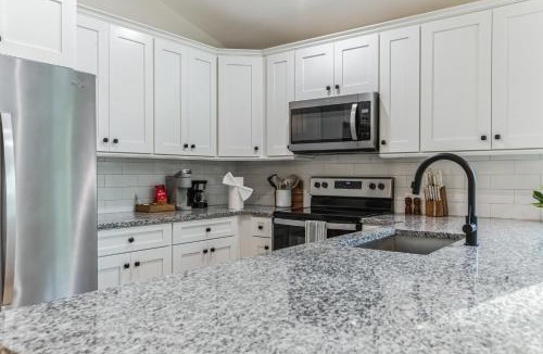 St. Augustine House | Quaint Cottage & Family Friendly Retreat