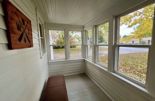 Independence House | Quaint Small Town Home - Country Style Living in Independence