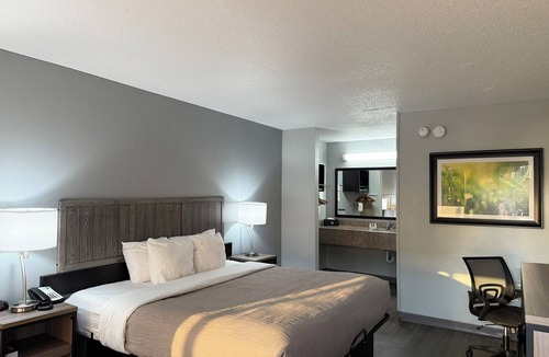 Crestview Hotel | Quality Inn Crestview I-10 Eglin AFB Area