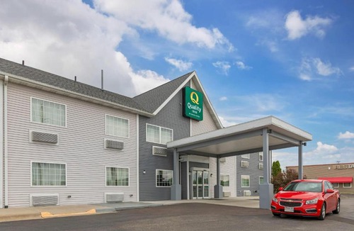 Mauston Hotel | Quality Inn Mauston I-90