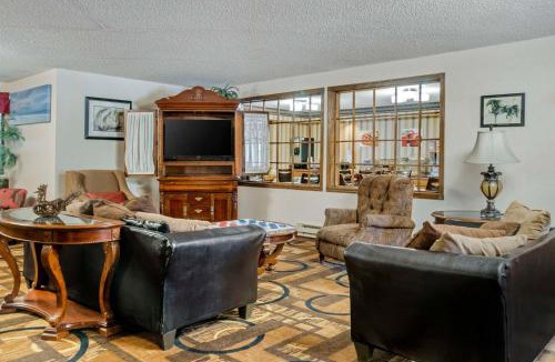 St Ignace Hotel | Quality Inn Saint Ignace I-75