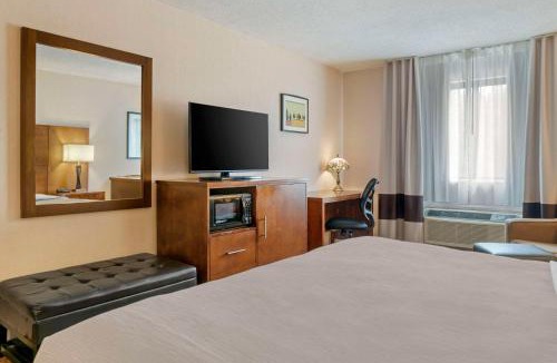 St Ignace Hotel | Quality Inn Saint Ignace I-75