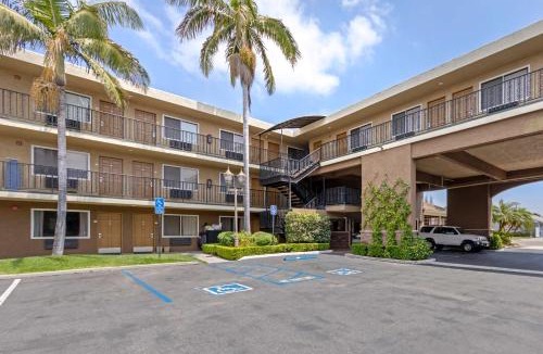 Southwest Anaheim Hotel | Quality Inn & Suites Anaheim Maingate