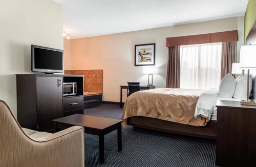 Anderson Hotel | Quality Inn & Suites Anderson I-69