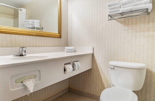 Manistique Hotel | Quality Inn & Suites Manistique