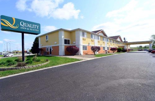 Springfield Hotel | Quality Inn & Suites Springfield Southwest near I-72