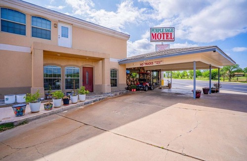Ira Apartment | Queen Bed|Smk|Snyder TX