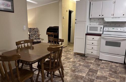 Clarksville Cottage | Quick Drive To Multiple Beaches! Chipola Cottage with Private Boat Ramp