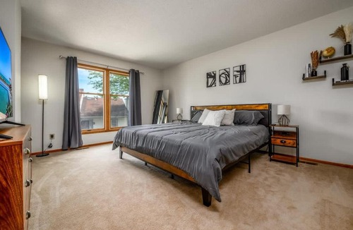 Fort Wayne House | Quiet 2-Bedroom Condo with Garage and Fast Wi-Fi