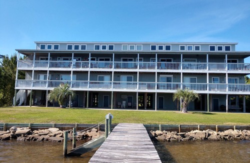 Gulf Breeze Condo | Quiet and cozy apartment on the sound