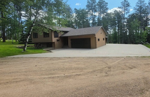 Lead Cabin | Quiet and Private Paradise Close to Highway, ATV and Snowmobile Trails!