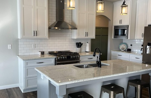 Omro House | Quiet and Relaxing EAA Home for Rent. 11.5 Miles from Airport.