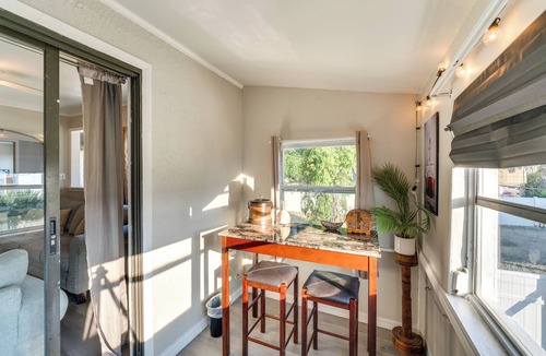 Smith's Memento Apartment | Quiet Apt: Walk to Daytona Beach + Water Park!
