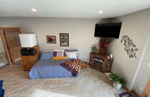Spring Valley Bed & Breakfast | Quiet, comfortable bed & breakfast in a gorgeous rural setting!