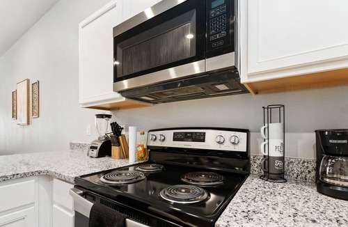 Lubbock House | RaiderBNB- Centrally Located! NEAR TTU w/ Garage Parking