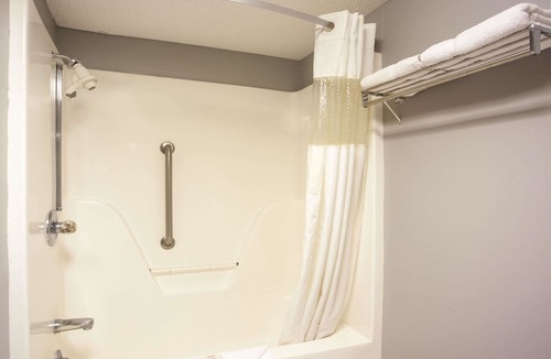 Pearl Hotel | Ramada by Wyndham Pearl/Jackson Airport