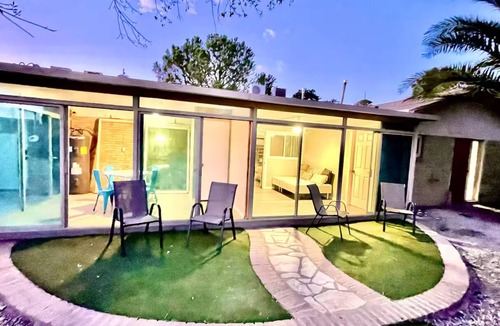 El Paso Apartment | Rare to Find Westside Cozy Apt. B ideal 4 guests