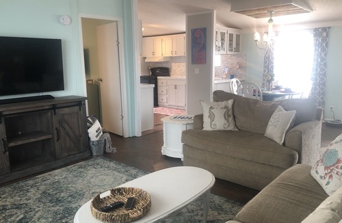 South Waterfront Park House | Reel Paradise Cottage- Canal Front- Bring your Boat to our 50’ Dock!