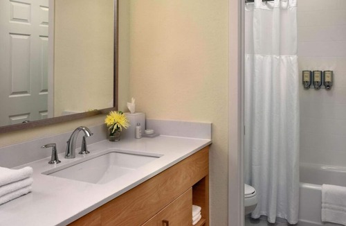 Dublin House | Relax and Recharge! Unit with Kitchenette, Free Parking, Pets Allowed